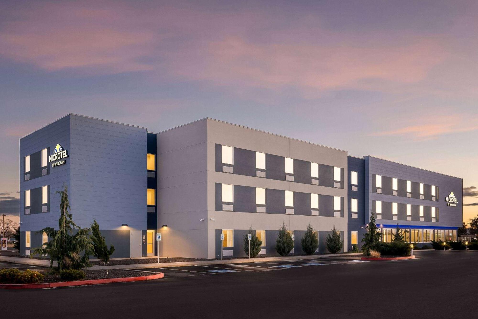 Holiday Inn Express & Suites George - Quincy South By Ihg Exterior foto