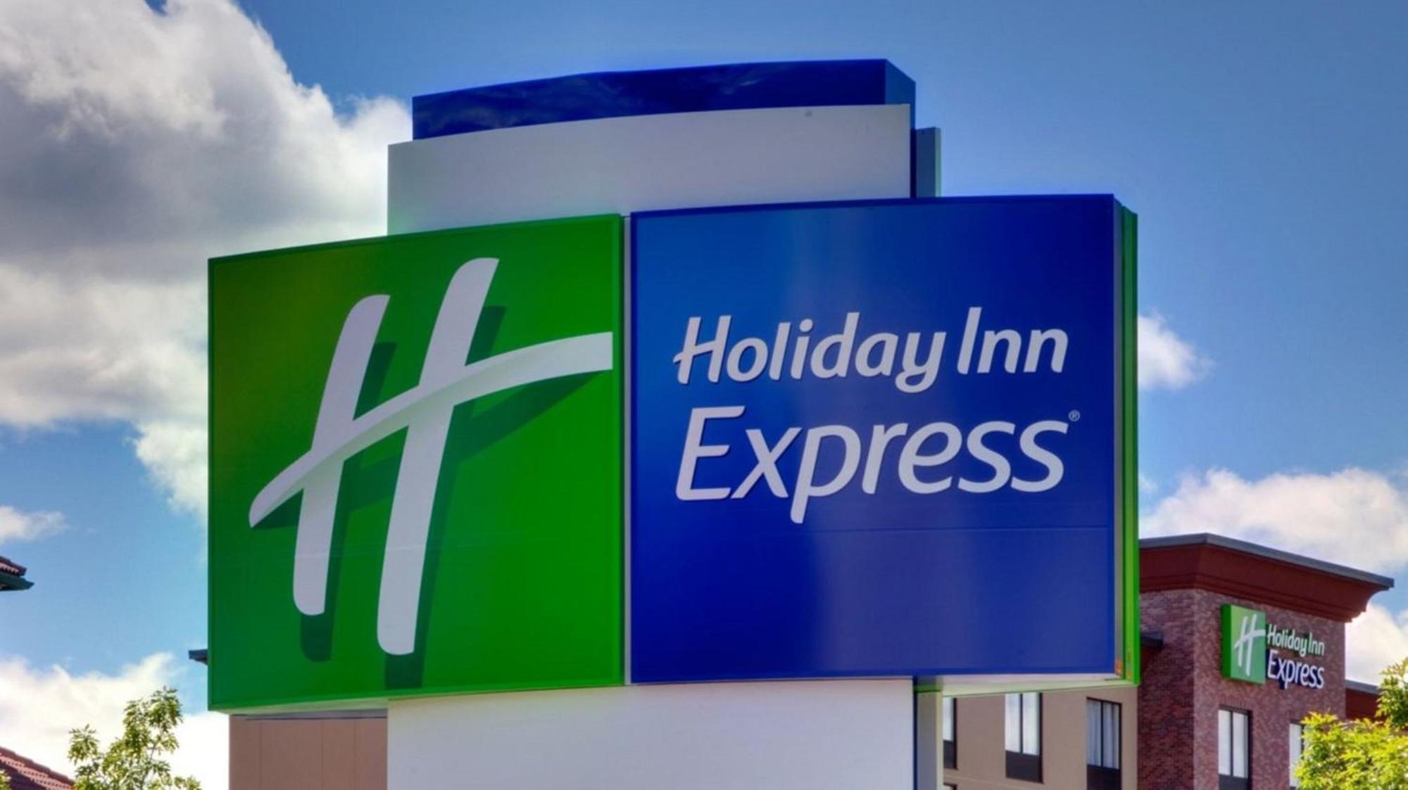 Holiday Inn Express & Suites George - Quincy South By Ihg Exterior foto